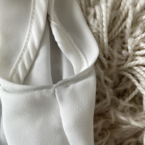 Mossimo White sleeveless blouse size small - Picture 4 of 6